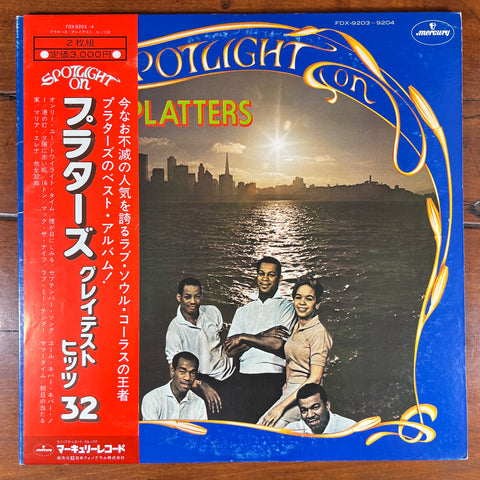 The Platters – Spotlight On The Platters (Incluye: Only You, Twilight Time, Smoke Gets In Your Eyes, The Great Pretender y otros grandes éxitos) (2LP) (Japan) - 1976