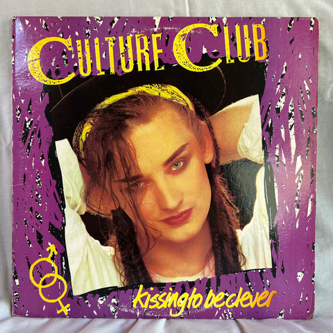 Culture Club – Kissing To Be Clever (Incluye: Do You Really Want To Hurt Me) (LP) (US) - 1982